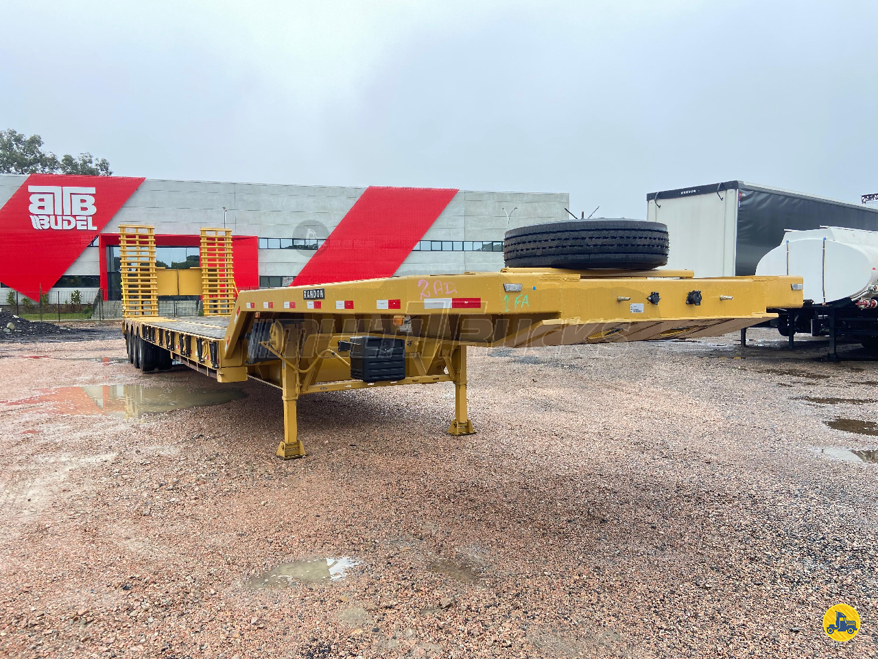 CARRETA SEMI-REBOQUE PRANCHA Reta Multitrucks Seminovos SAO JOSE DOS PINHAIS PARANÁ PR